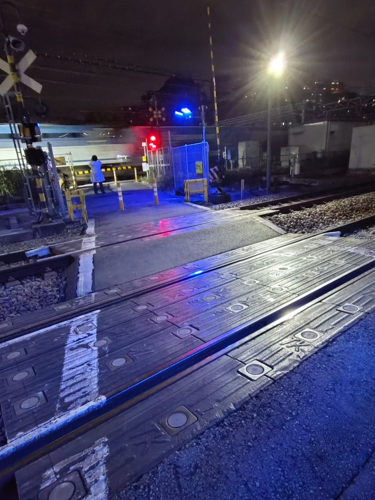 京急鶴見第４踏切