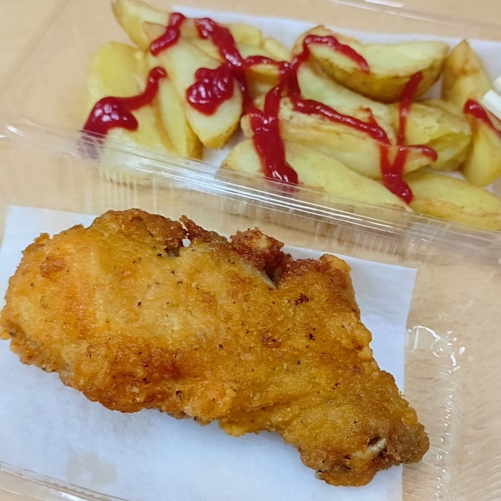 フライドポテトとフライドチキン